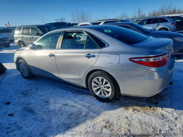 4T1BF1FKXHU707953 2017 TOYOTA CAMRY - Image 2
