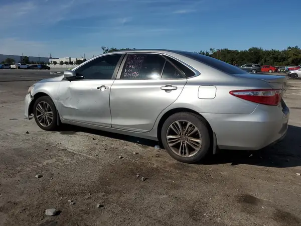 4T1BF1FKXHU709623 2017 TOYOTA CAMRY - Image 2