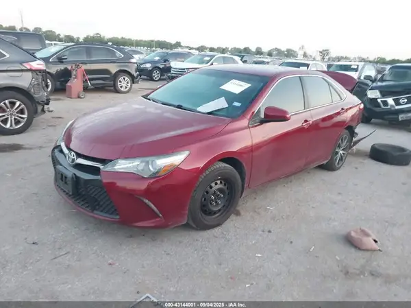 4T1BF1FKXHU710304 2017 TOYOTA CAMRY - Image 2