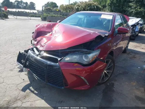 4T1BF1FKXHU711372 2017 TOYOTA CAMRY - Image 2