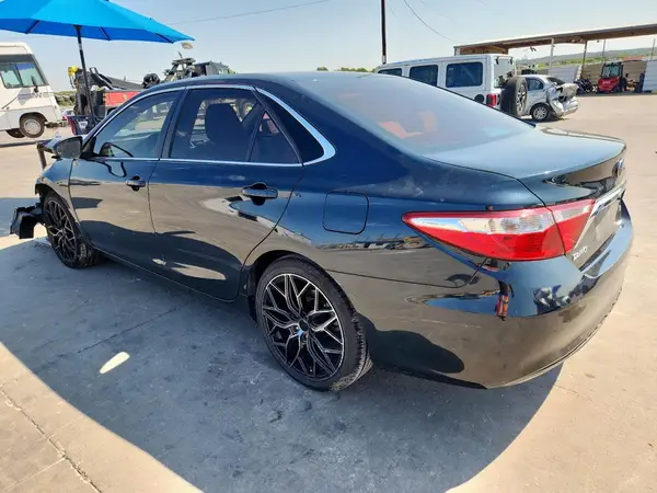 4T1BF1FKXHU711551 2017 TOYOTA CAMRY - Image 2