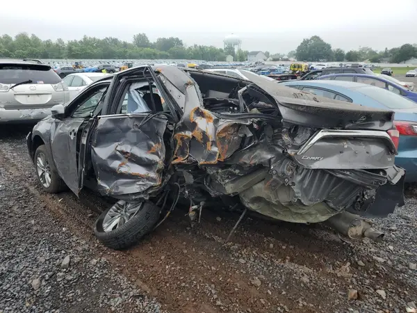 4T1BF1FKXHU712487 2017 TOYOTA CAMRY - Image 2