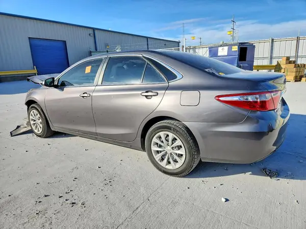 4T1BF1FKXHU715311 2017 TOYOTA CAMRY - Image 2