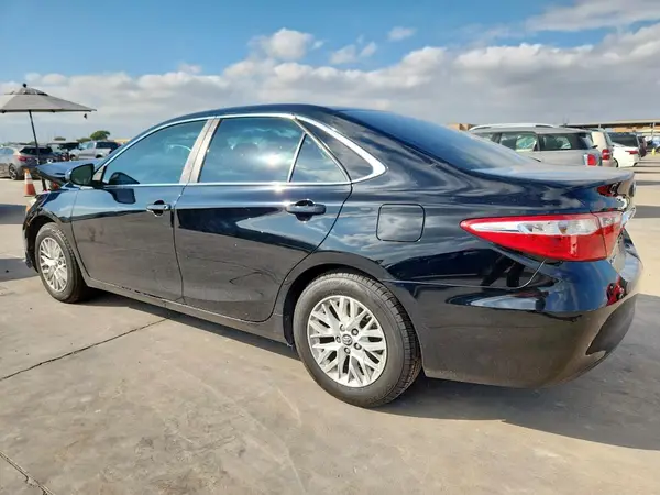4T1BF1FKXHU716118 2017 TOYOTA CAMRY - Image 2
