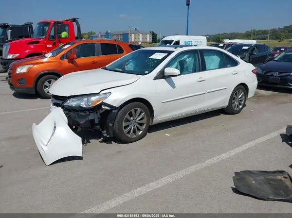 4T1BF1FKXHU720413 2017 TOYOTA CAMRY - Image 2