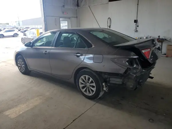 4T1BF1FKXHU721142 2017 TOYOTA CAMRY - Image 2