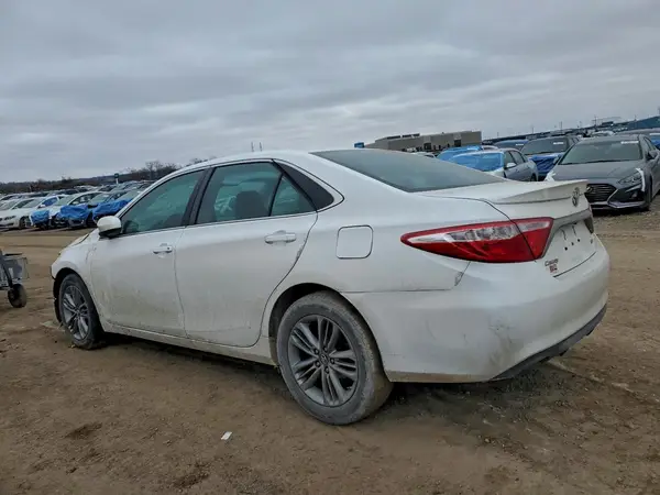 4T1BF1FKXHU722209 2017 TOYOTA CAMRY - Image 2