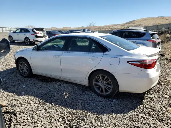 4T1BF1FKXHU722419 2017 TOYOTA CAMRY - Image 2