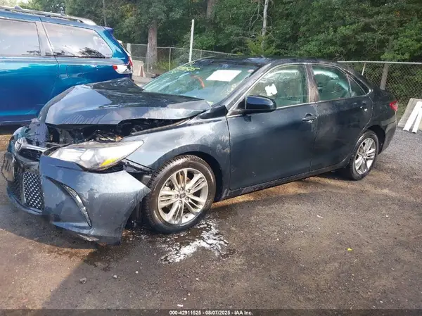 4T1BF1FKXHU724767 2017 TOYOTA CAMRY - Image 2