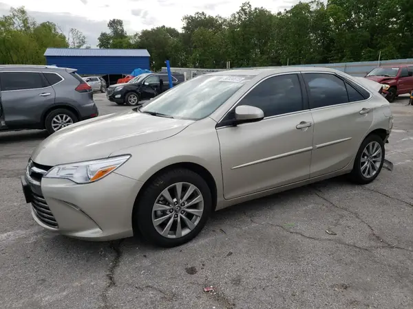 4T1BF1FKXHU725773 2017 TOYOTA CAMRY - Image 1