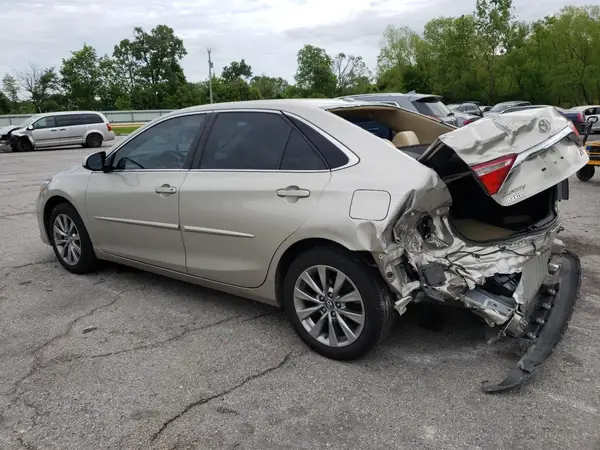 4T1BF1FKXHU725773 2017 TOYOTA CAMRY - Image 2