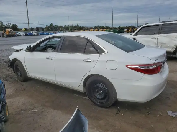 4T1BF1FKXHU728270 2017 TOYOTA CAMRY - Image 2