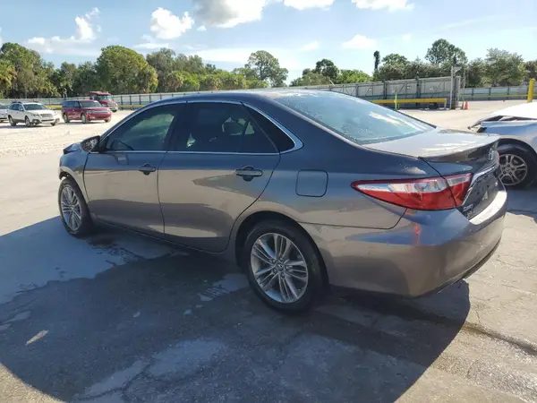 4T1BF1FKXHU728401 2017 TOYOTA CAMRY - Image 2