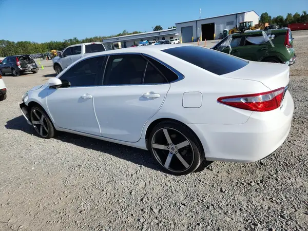 4T1BF1FKXHU728723 2017 TOYOTA CAMRY - Image 2