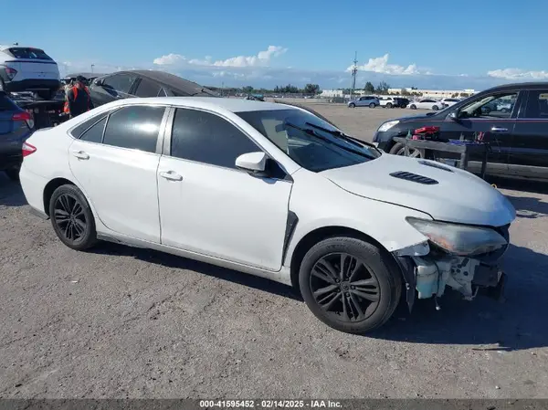 4T1BF1FKXHU731671 2017 TOYOTA CAMRY - Image 1