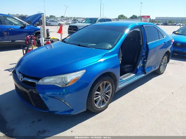 4T1BF1FKXHU732853 2017 TOYOTA CAMRY - Image 2