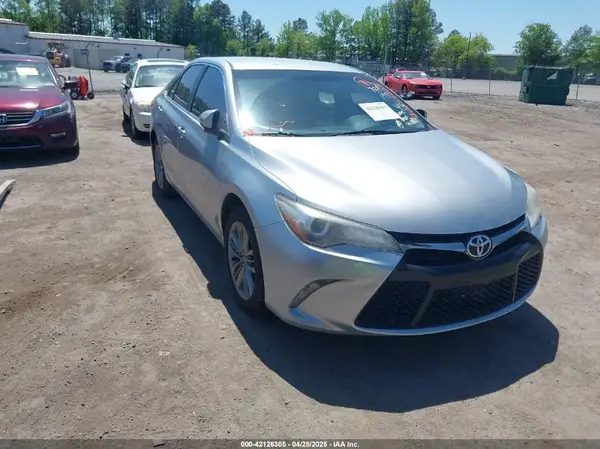 4T1BF1FKXHU733193 2017 TOYOTA CAMRY - Image 1