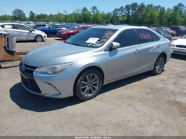 4T1BF1FKXHU733193 2017 TOYOTA CAMRY - Image 2