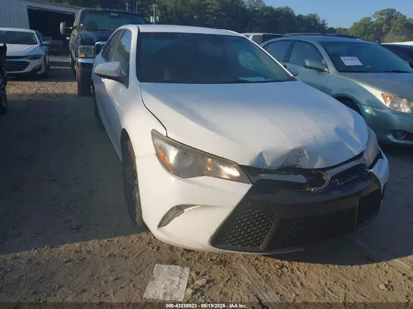 4T1BF1FKXHU733629 2017 TOYOTA CAMRY - Image 1