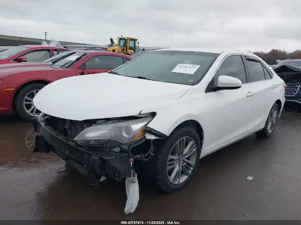 4T1BF1FKXHU733940 2017 TOYOTA CAMRY - Image 2