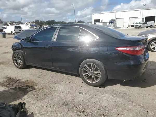 4T1BF1FKXHU734182 2017 TOYOTA CAMRY - Image 2