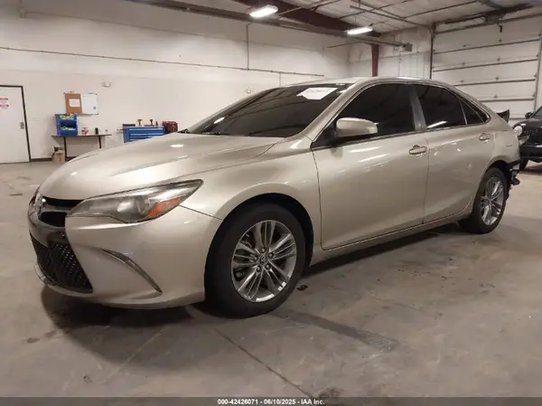4T1BF1FKXHU734764 2017 TOYOTA CAMRY - Image 2