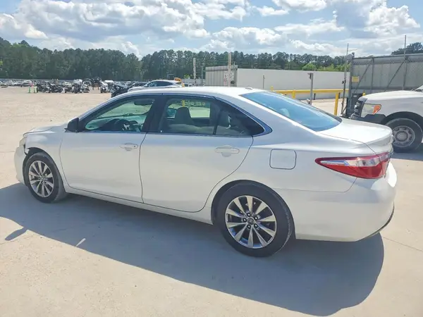 4T1BF1FKXHU740970 2017 TOYOTA CAMRY - Image 2