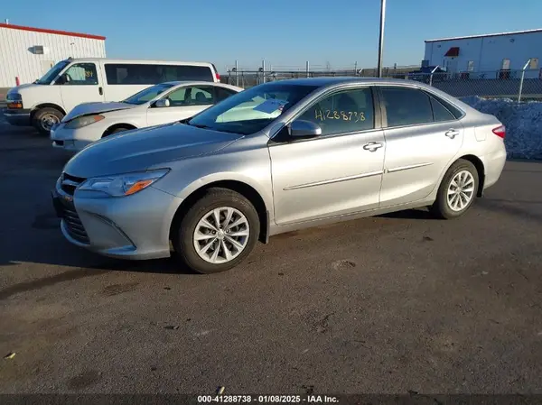 4T1BF1FKXHU741326 2017 TOYOTA CAMRY - Image 2