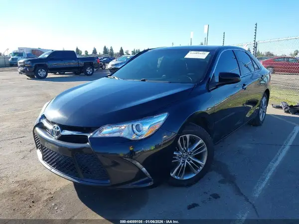 4T1BF1FKXHU743884 2017 TOYOTA CAMRY - Image 2