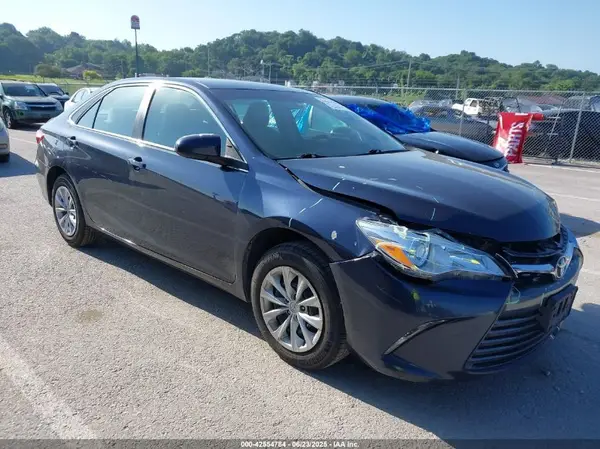 4T1BF1FKXHU745800 2017 TOYOTA CAMRY - Image 1