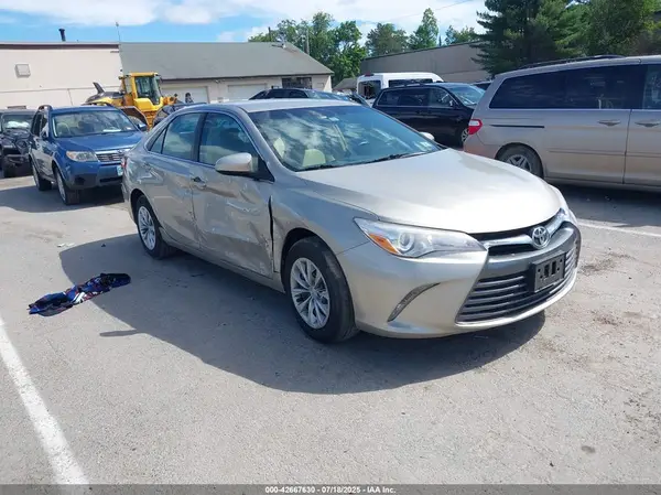 4T1BF1FKXHU749569 2017 TOYOTA CAMRY - Image 1