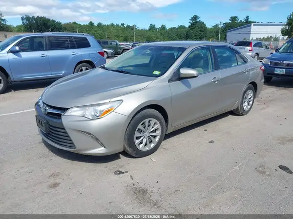 4T1BF1FKXHU749569 2017 TOYOTA CAMRY - Image 2