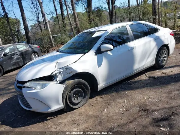 4T1BF1FKXHU756330 2017 TOYOTA CAMRY - Image 2