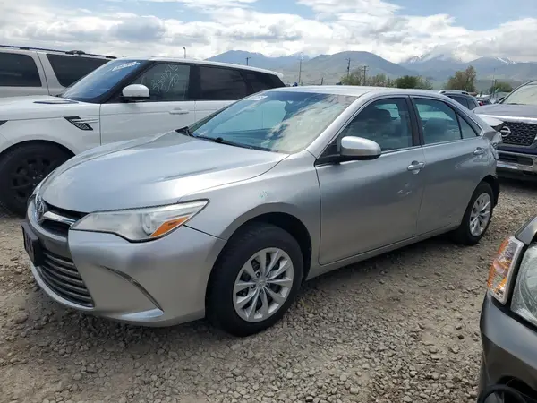 4T1BF1FKXHU756974 2017 TOYOTA CAMRY - Image 1