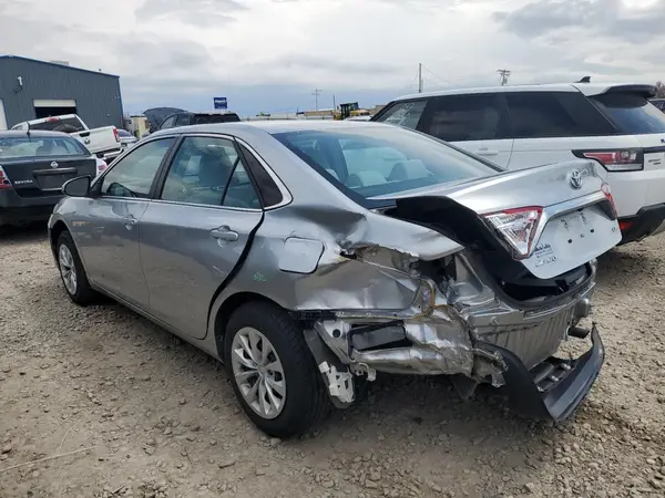 4T1BF1FKXHU756974 2017 TOYOTA CAMRY - Image 2