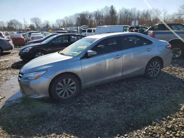 4T1BF1FKXHU759342 2017 TOYOTA CAMRY - Image 1