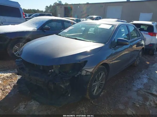 4T1BF1FKXHU760300 2017 TOYOTA CAMRY - Image 2