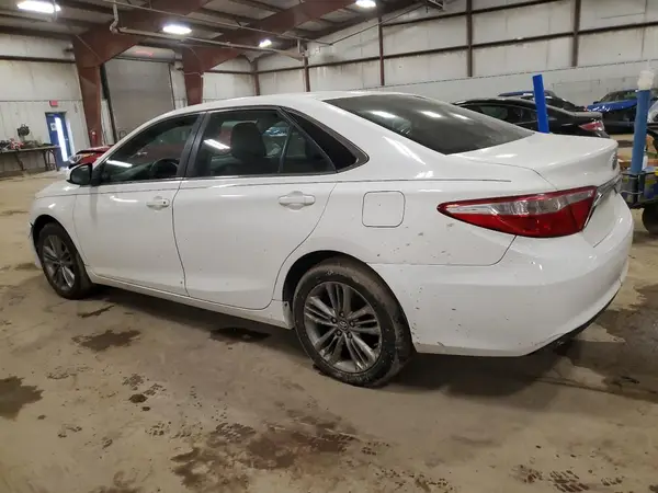 4T1BF1FKXHU760684 2017 TOYOTA CAMRY - Image 2