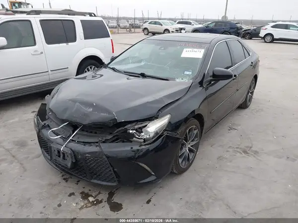 4T1BF1FKXHU762435 2017 TOYOTA CAMRY - Image 2