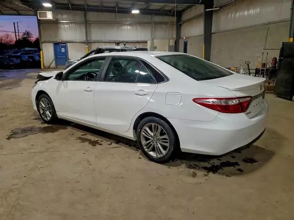 4T1BF1FKXHU764685 2017 TOYOTA CAMRY - Image 2