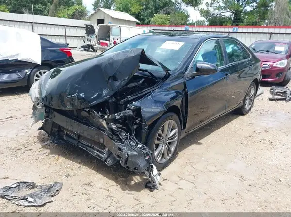 4T1BF1FKXHU764704 2017 TOYOTA CAMRY - Image 2