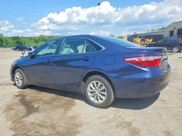 4T1BF1FKXHU765027 2017 TOYOTA CAMRY - Image 2