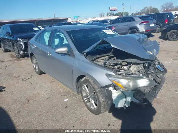 4T1BF1FKXHU765982 2017 TOYOTA CAMRY - Image 1
