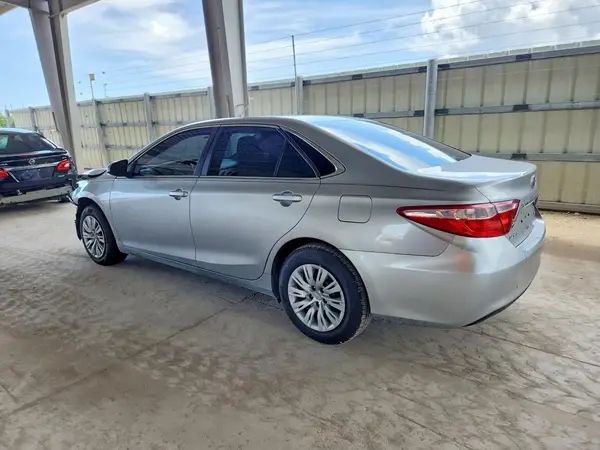 4T1BF1FKXHU766341 2017 TOYOTA CAMRY - Image 2