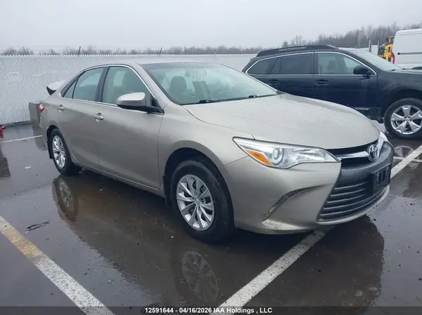 4T1BF1FKXHU768218 2017 TOYOTA CAMRY - Image 1