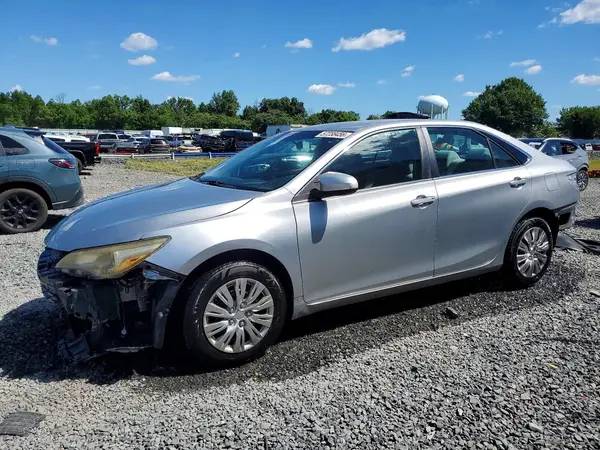 4T1BF1FKXHU768526 2017 TOYOTA CAMRY - Image 1