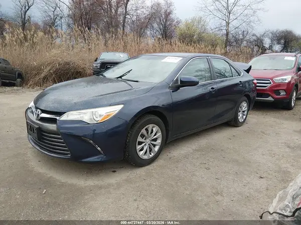 4T1BF1FKXHU768669 2017 TOYOTA CAMRY - Image 2