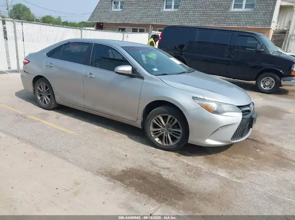 4T1BF1FKXHU771474 2017 TOYOTA CAMRY - Image 1