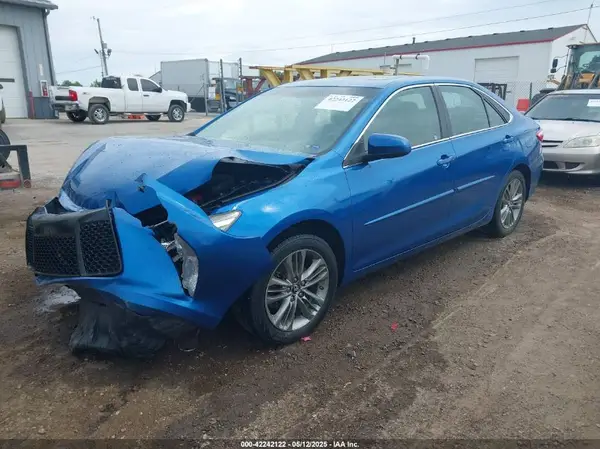 4T1BF1FKXHU772611 2017 TOYOTA CAMRY - Image 2