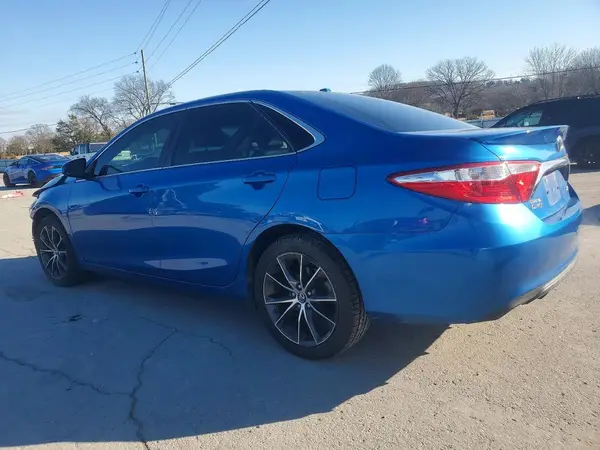 4T1BF1FKXHU773368 2017 TOYOTA CAMRY - Image 2